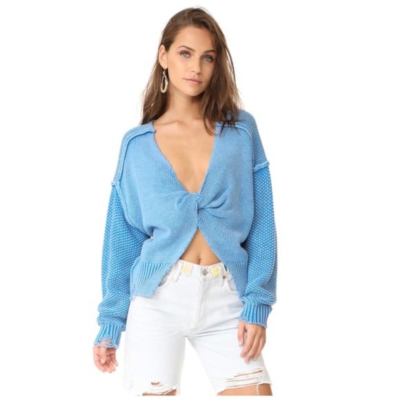 Wildfox Sweaters - Wildfox Blue Twist Front Sweater